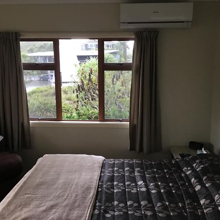 Waitomo Caves Guest Lodge Room photo