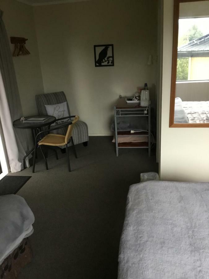 Waitomo Caves Guest Lodge Room photo